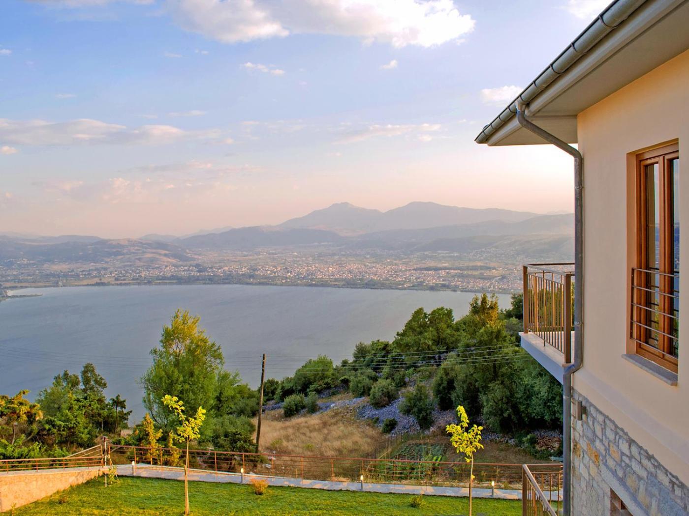 Arktos Hotel Ioannina Bagian luar foto