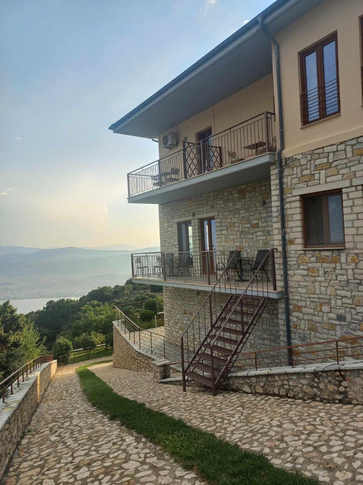 Arktos Hotel Ioannina Bagian luar foto