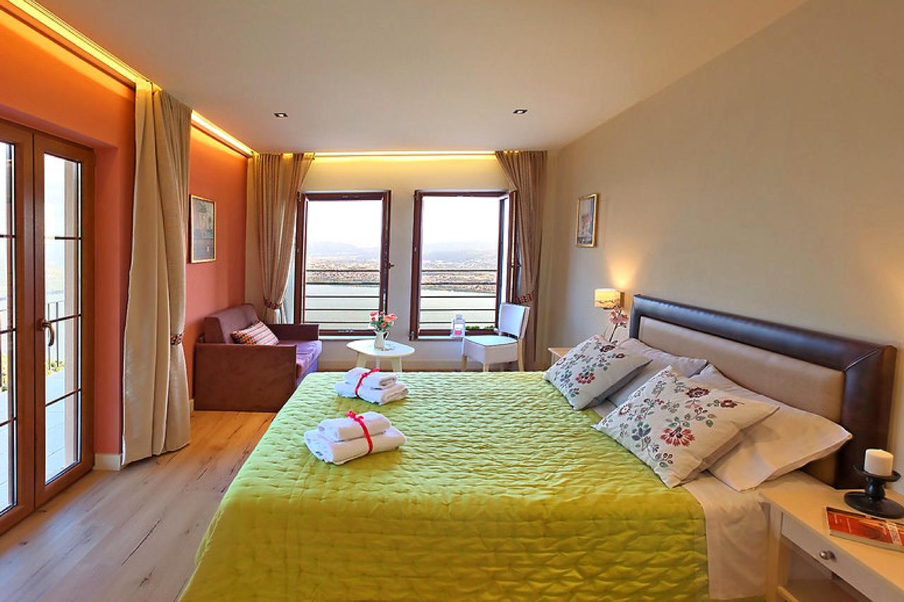 Arktos Hotel Ioannina Bagian luar foto