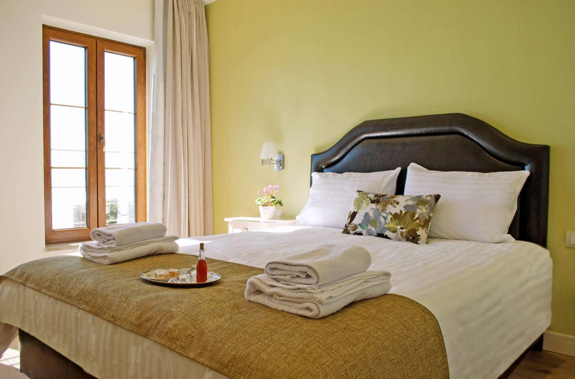 Arktos Hotel Ioannina Bagian luar foto